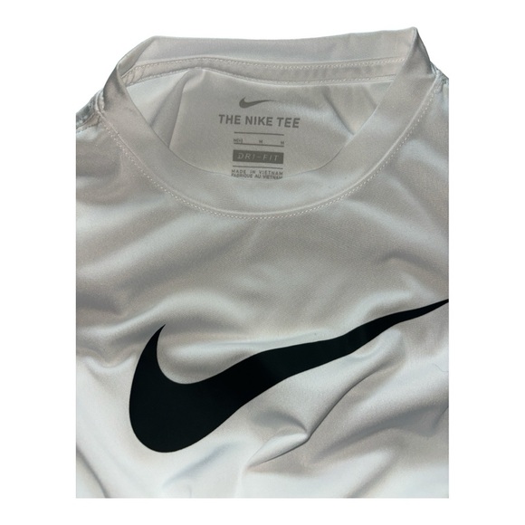 The Nike Tee - Dri-Fit - Medium - Picture 3 of 3